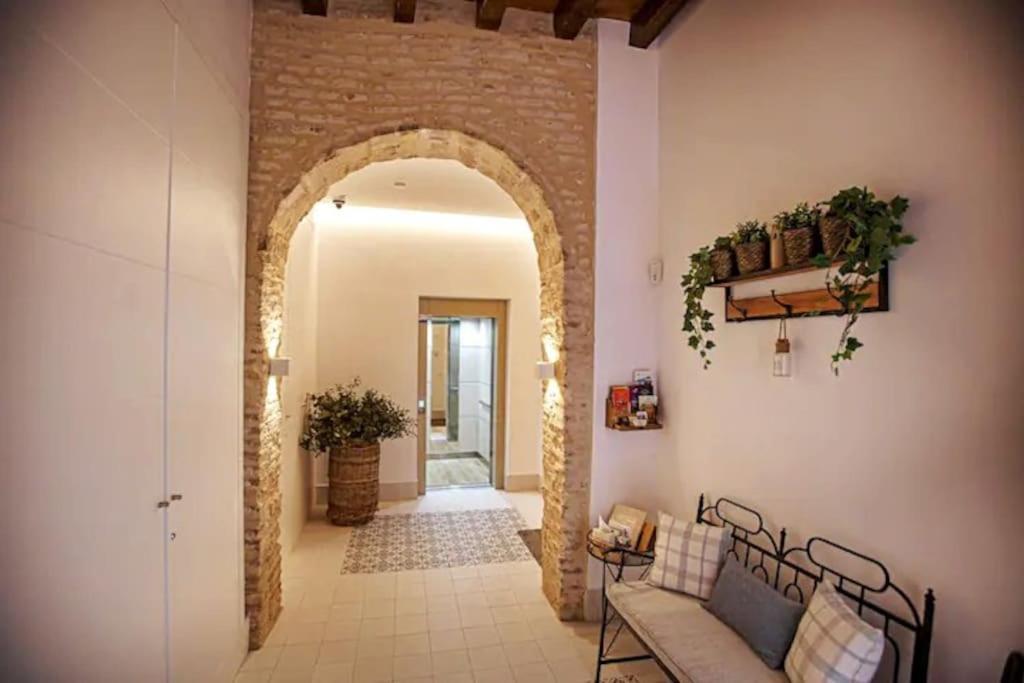 Mini Hotel In The Heart Of Sevilla For Exclusive Usage Eksteriør bilde