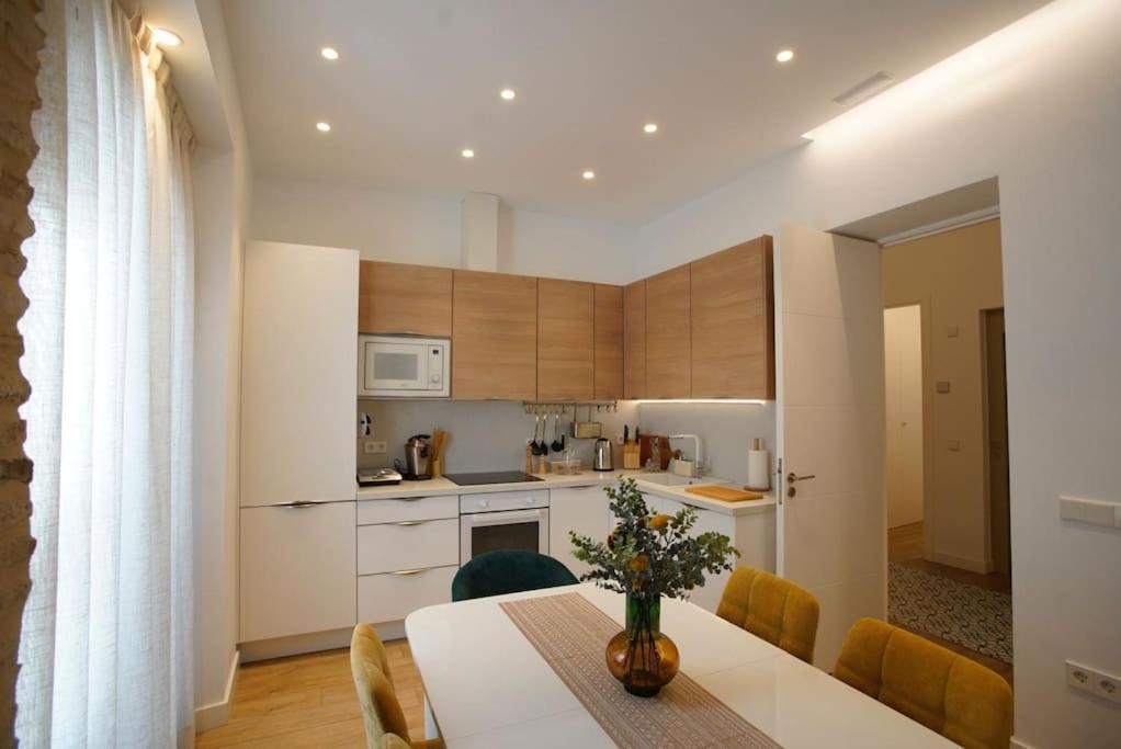 Mini Hotel In The Heart Of Sevilla For Exclusive Usage Eksteriør bilde